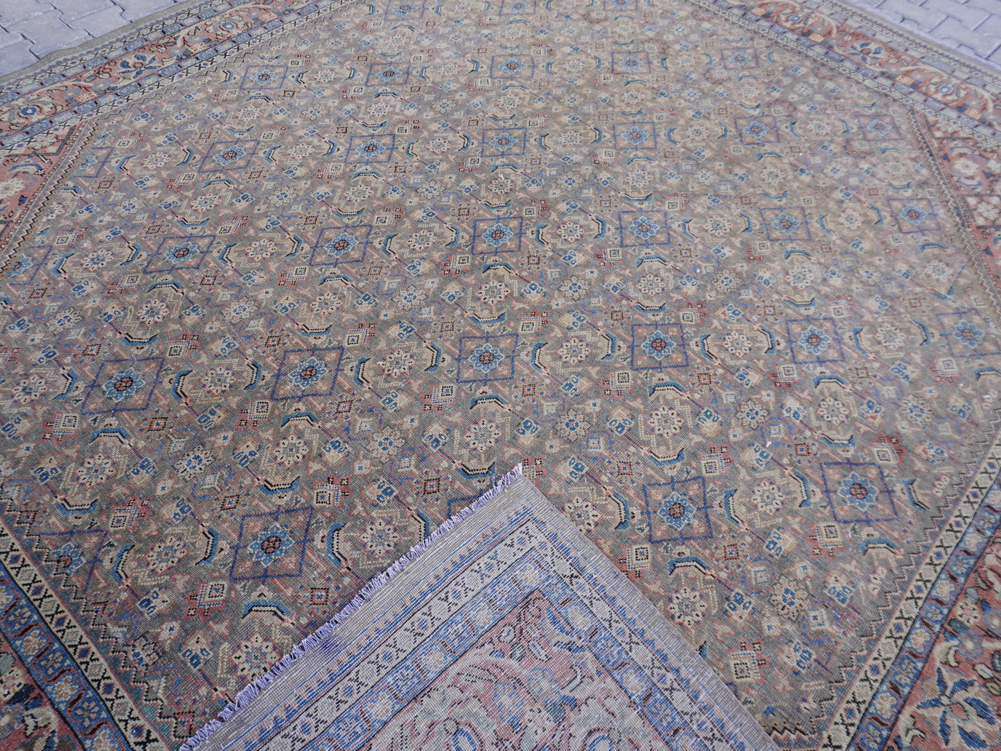 Neutral Vintage Area Rug 10x10 ft - sku2050