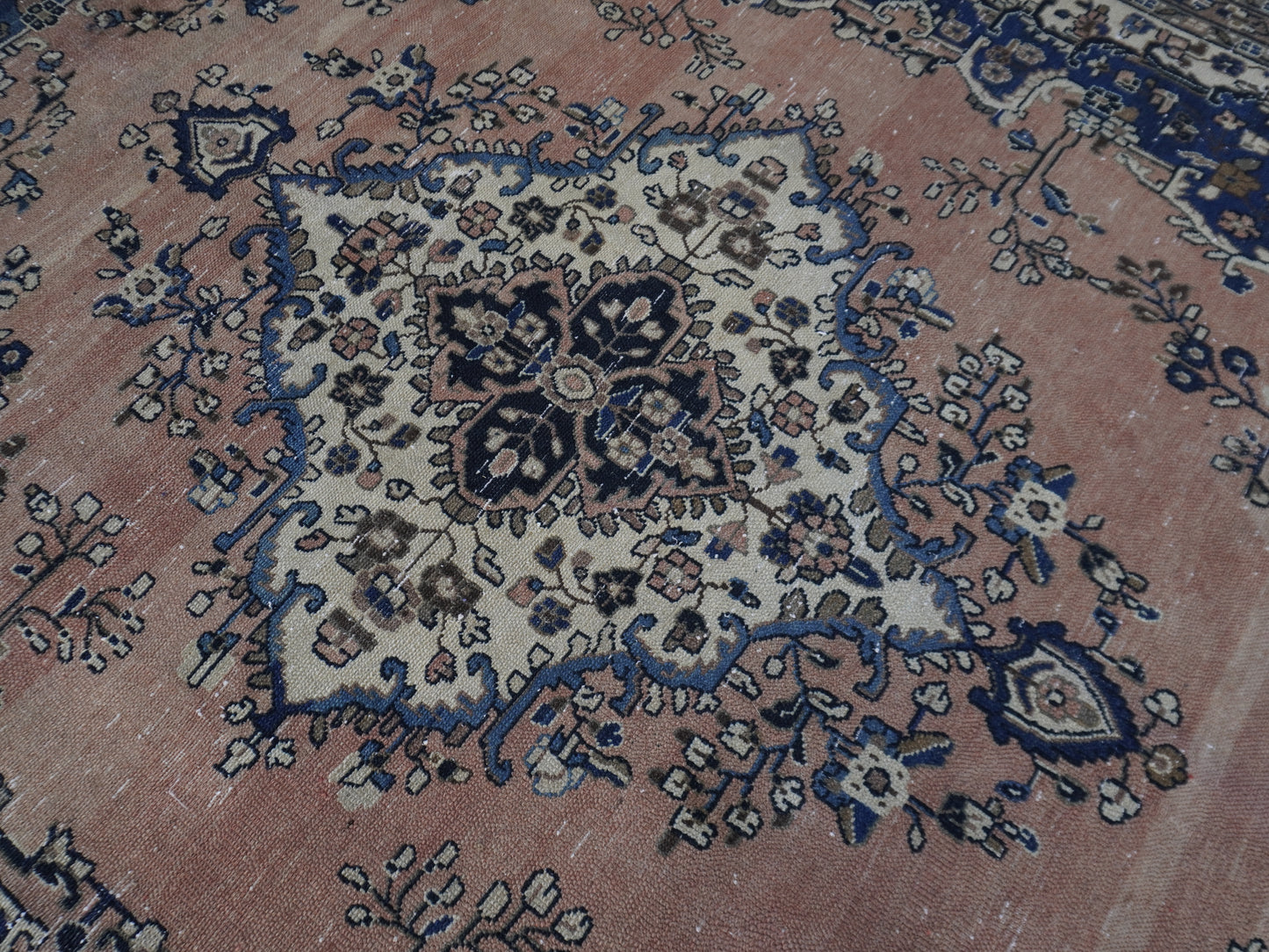 Vintage Area Wool Rug 11x13 ft - sku2051