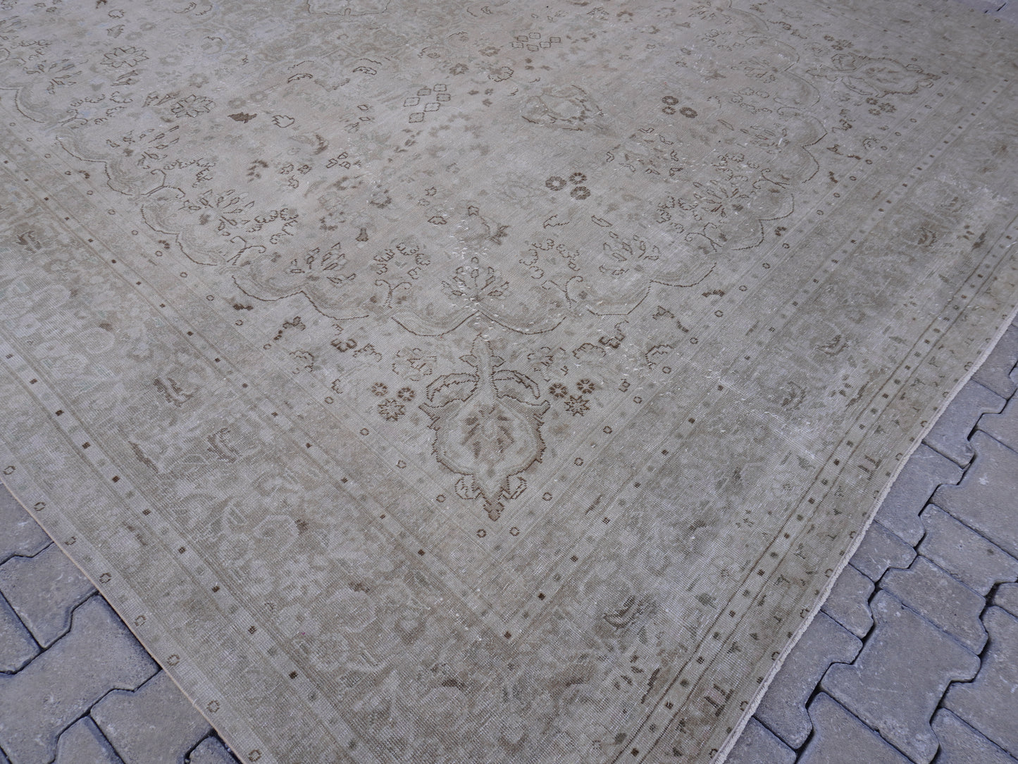 Neutral Large Area Rug 9x12 - sku2031