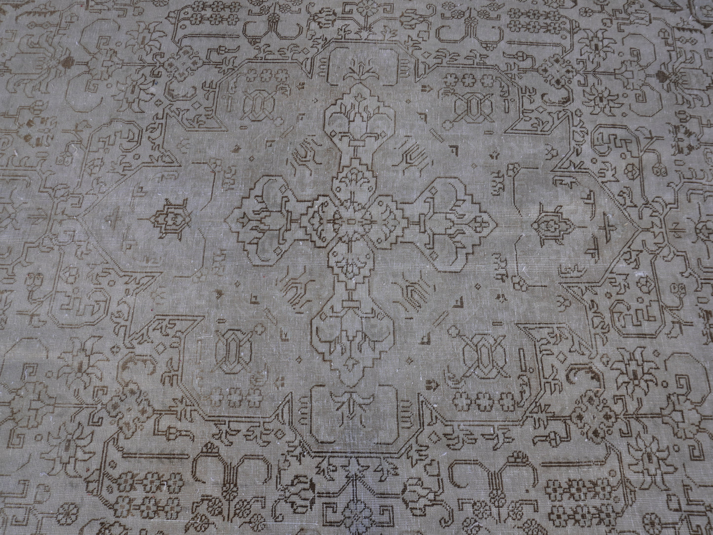 Neutral Vintage Rug 9x12 ft - sku2001
