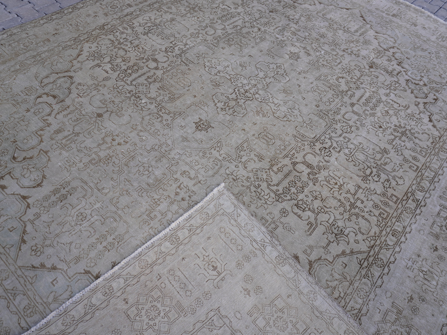 Neutral Vintage Rug 9x12 ft - sku2001