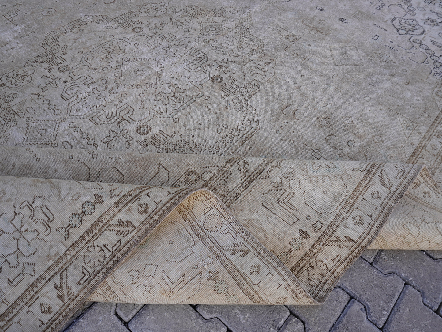 Vintage Oversize Rug Neutral 10x13 ft - sku2030