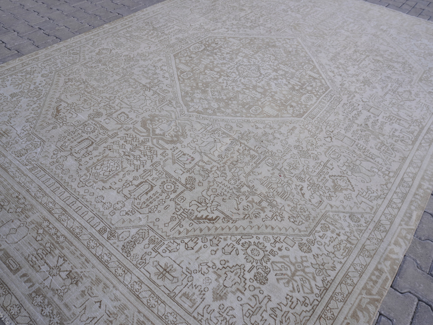 Vintage Large Neutral Rug 8x12 ft - sku2021