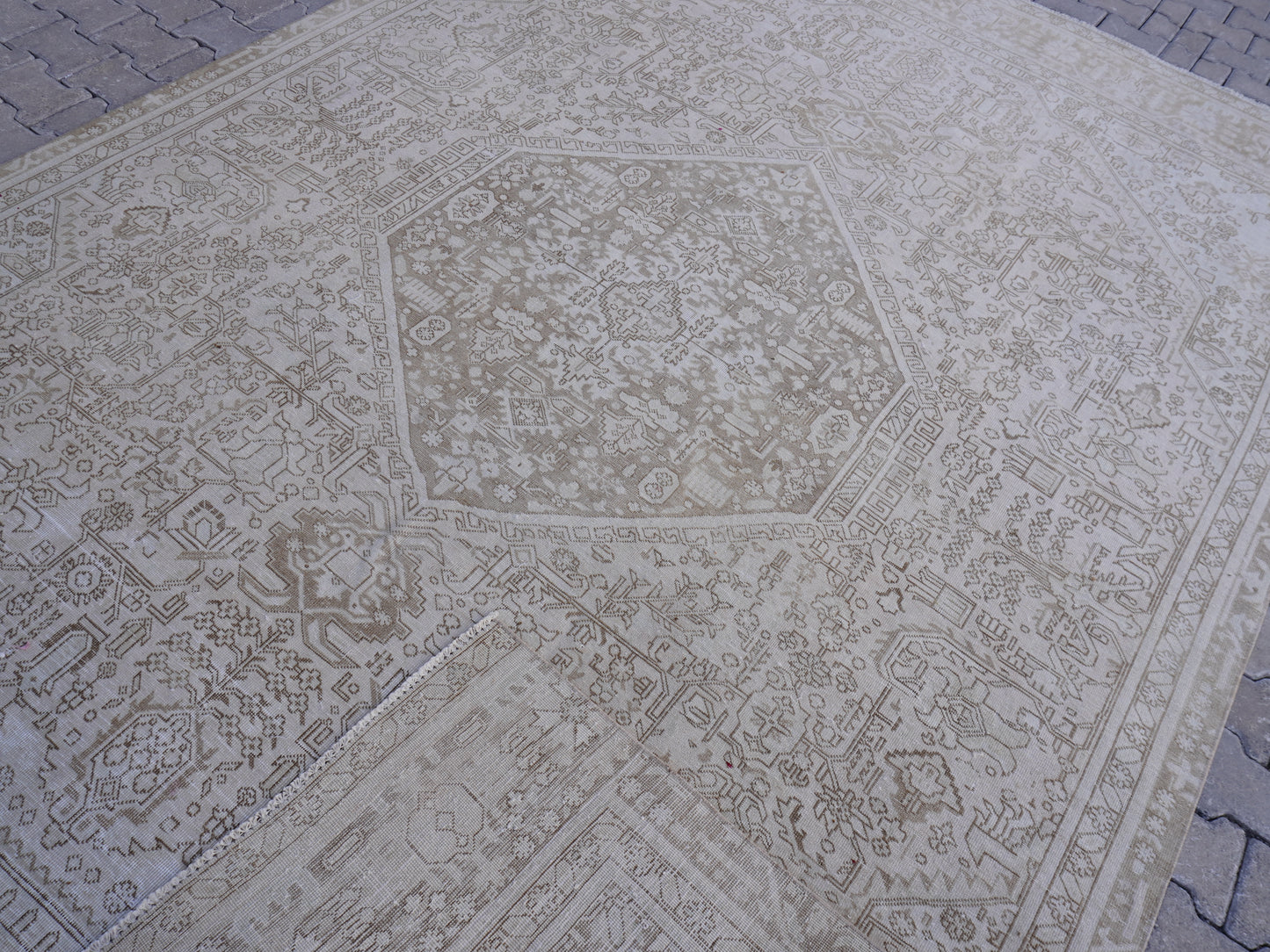 Vintage Large Neutral Rug 8x12 ft - sku2021