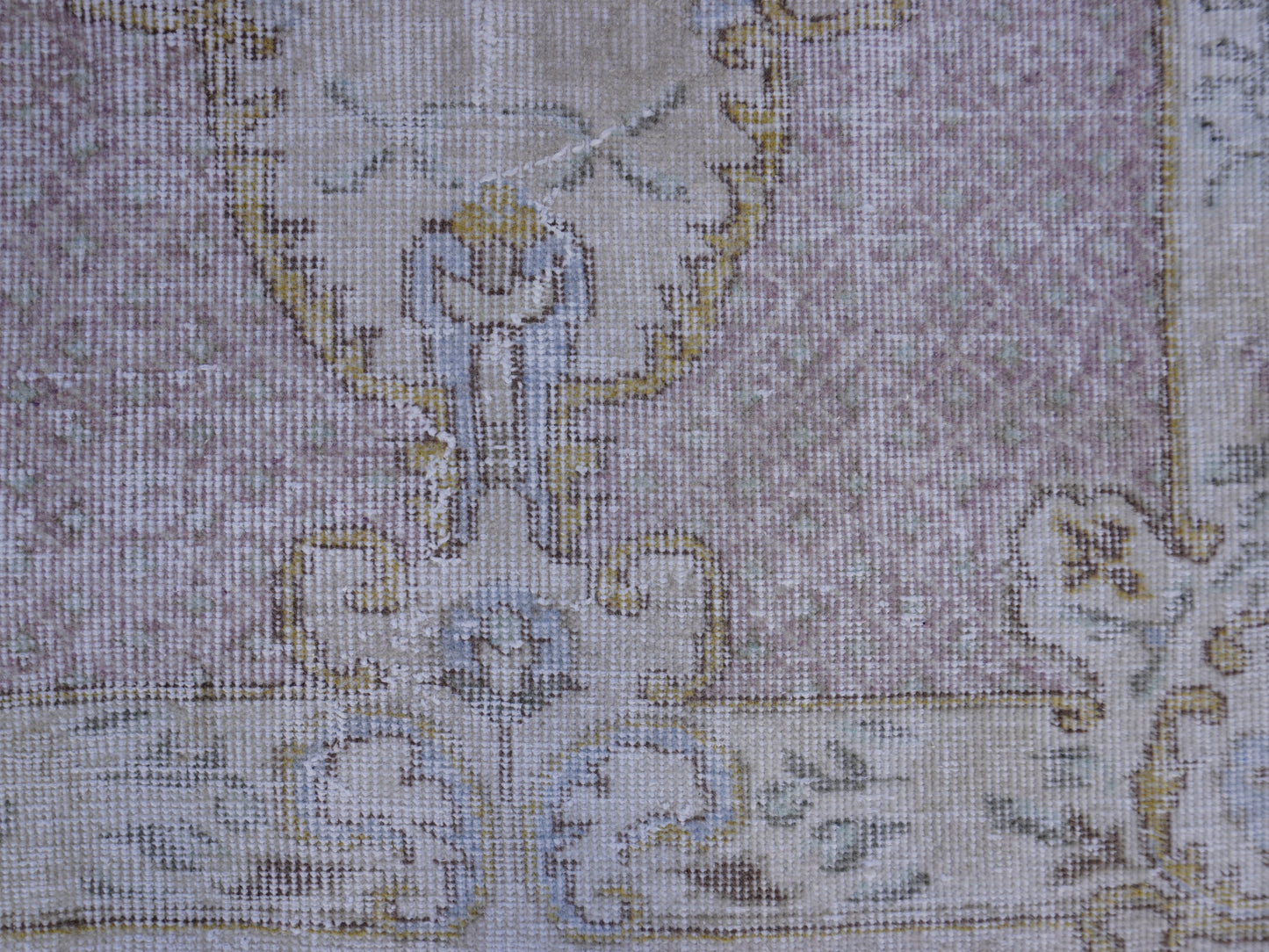 Neutral Small Rug 4x7 ft - sku 993
