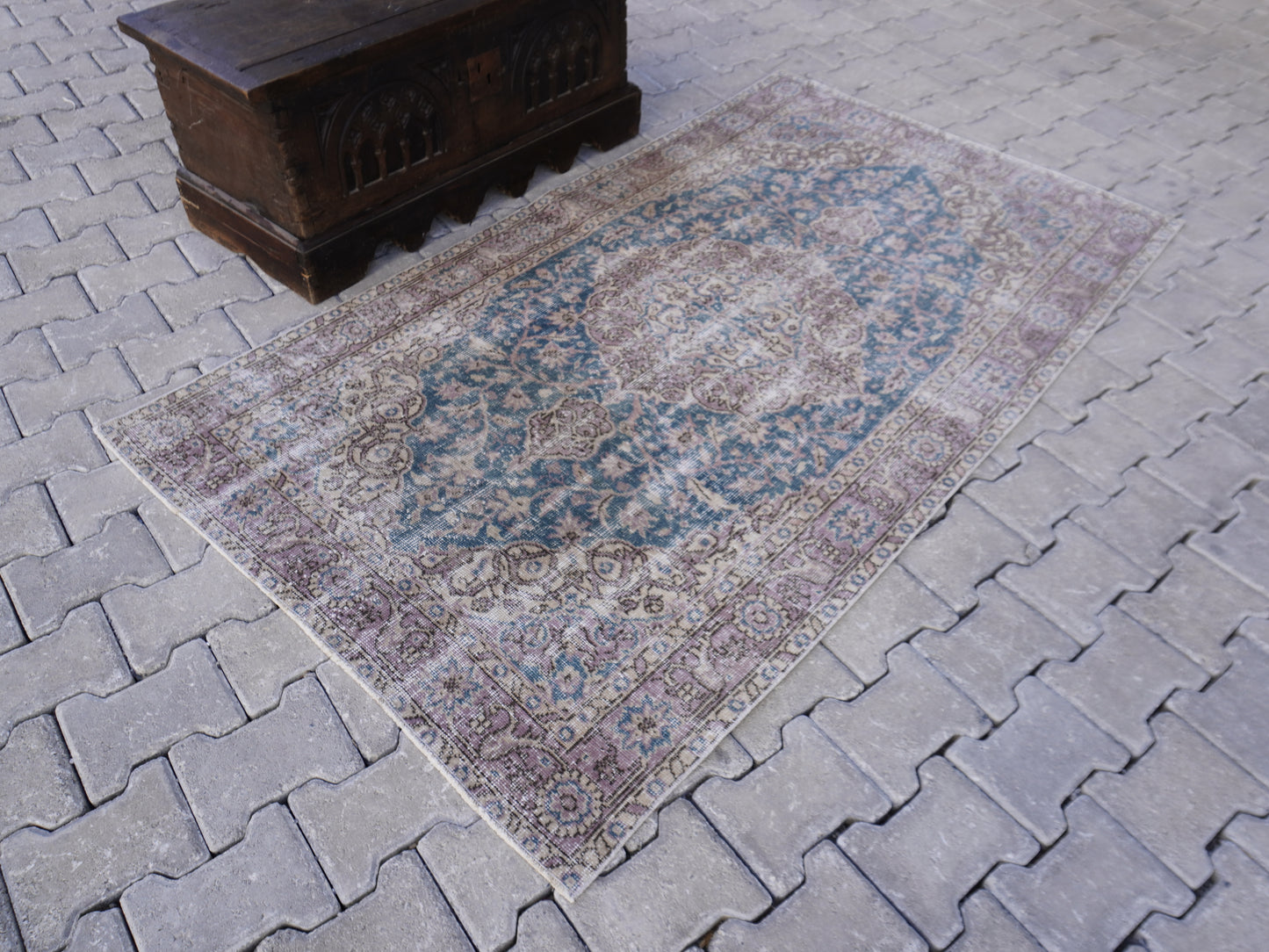 Neutral Small Rug 4x7 ft - sku 1163