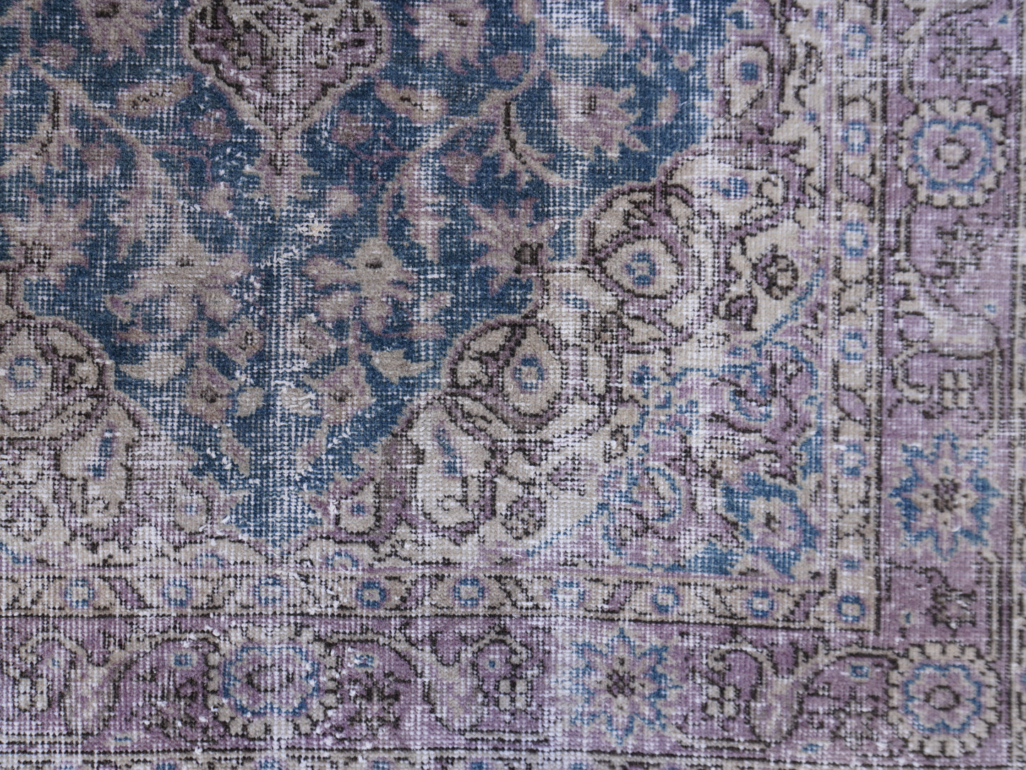 Neutral Small Rug 4x7 ft - sku 1163