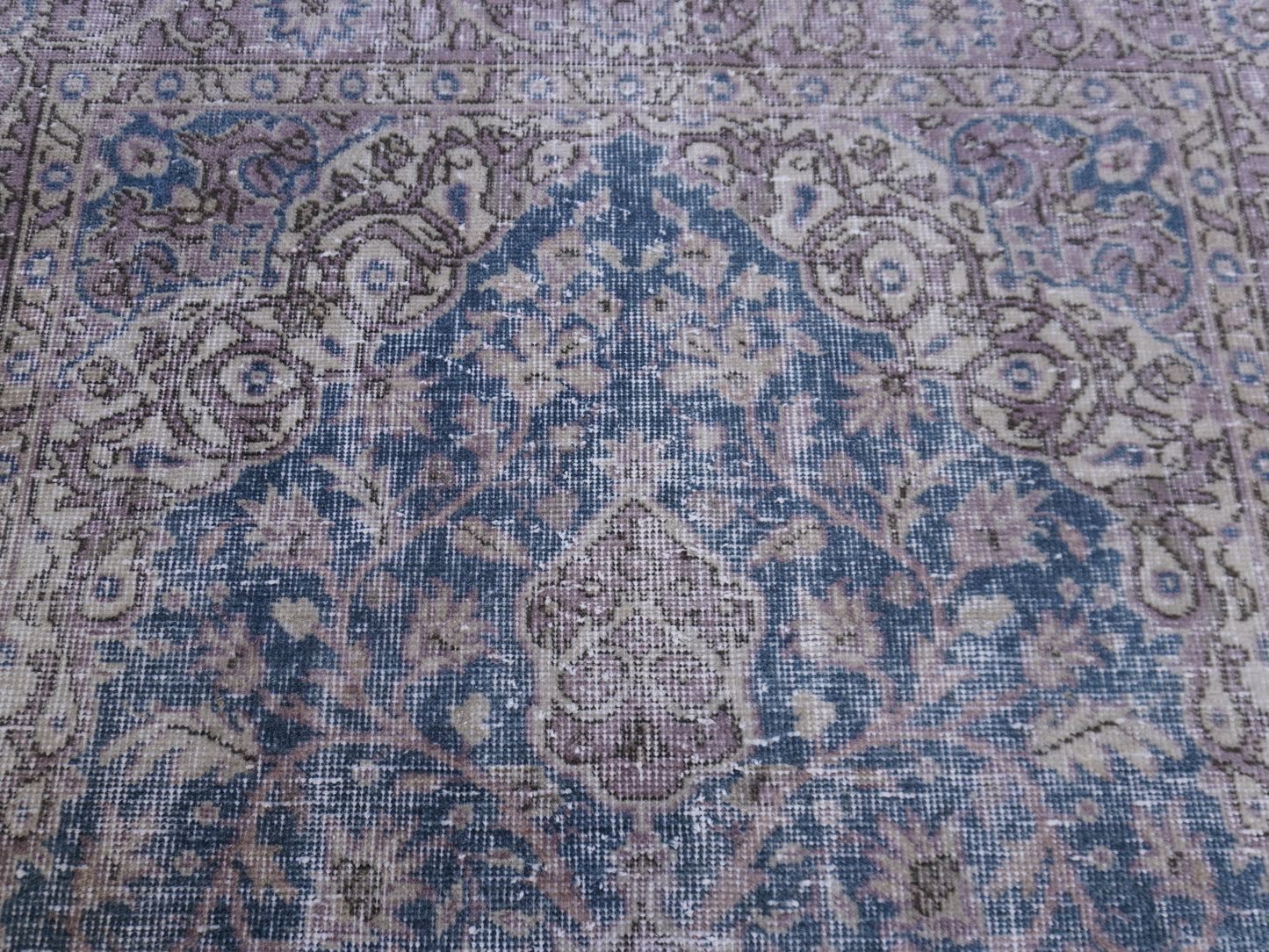 Neutral Small Rug 4x7 ft - sku 1163