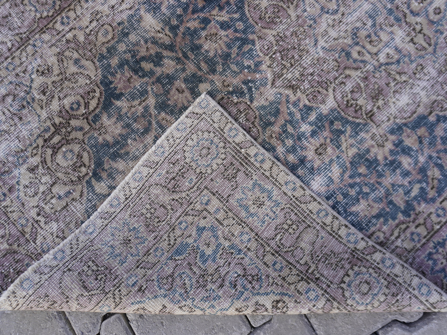 Neutral Small Rug 4x7 ft - sku 1163