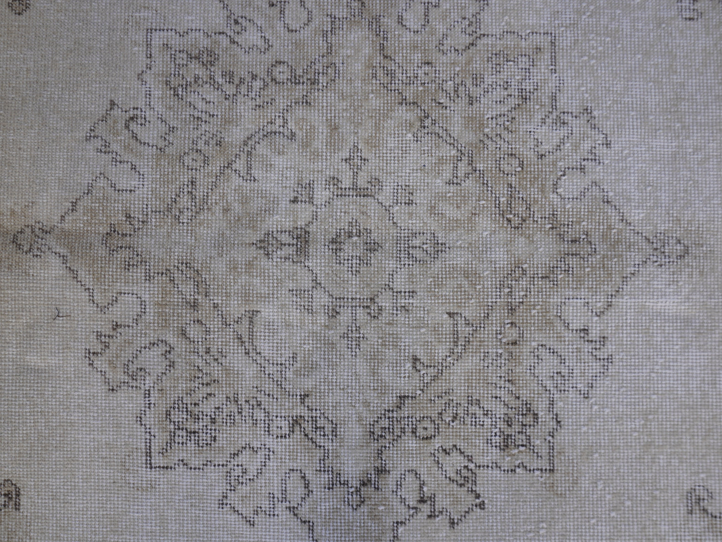 Neutral Small Rug 4x7 ft - sku 985