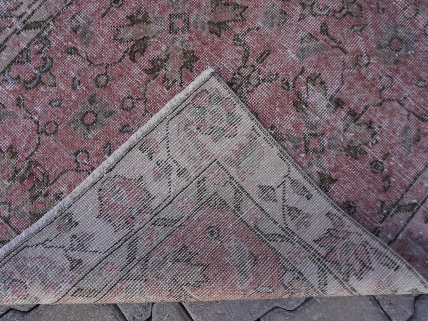 Neutral Small Rug 4x7 ft - sku 868