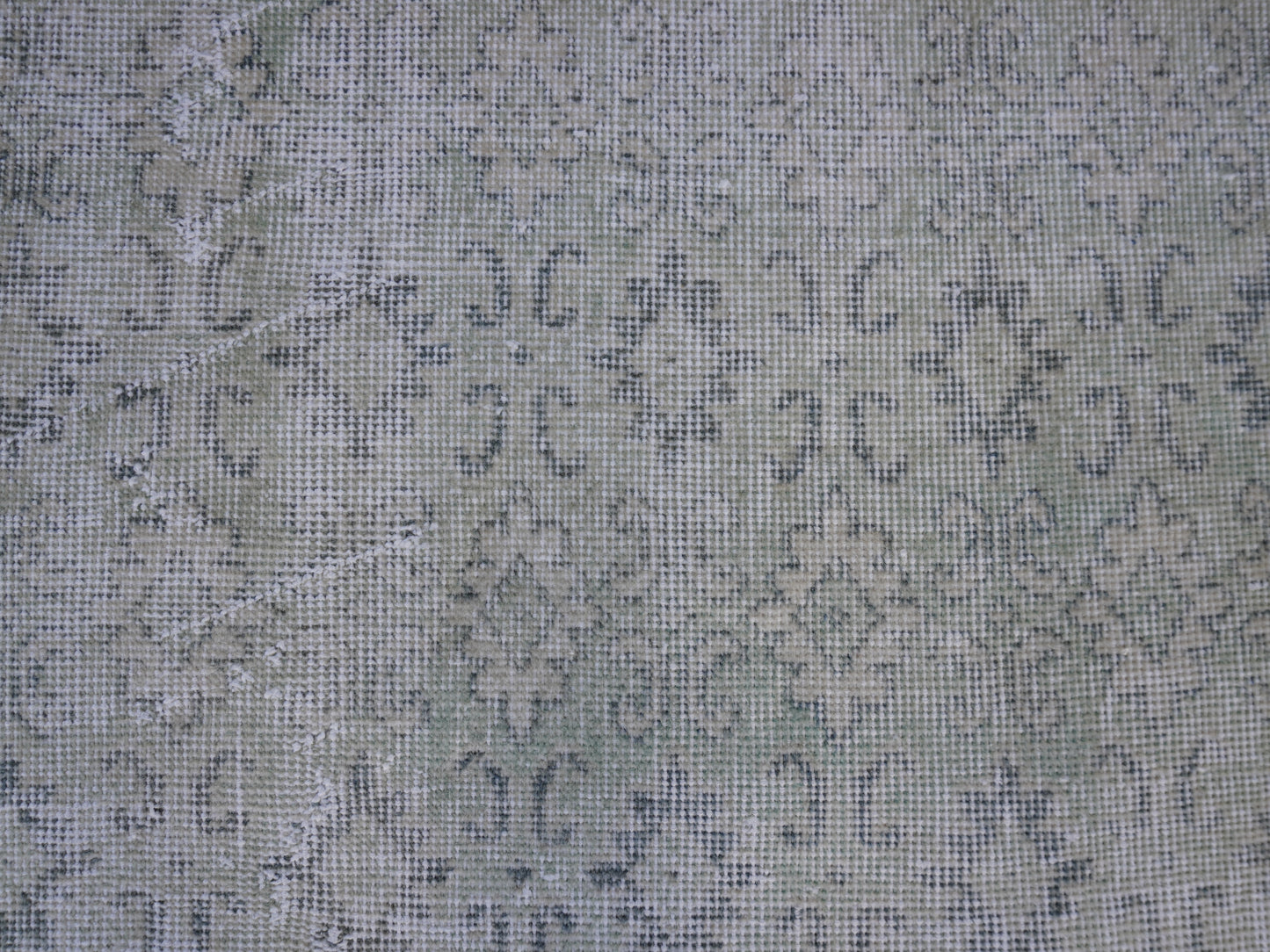 Neutral Small Rug 4x7 ft - sku 986