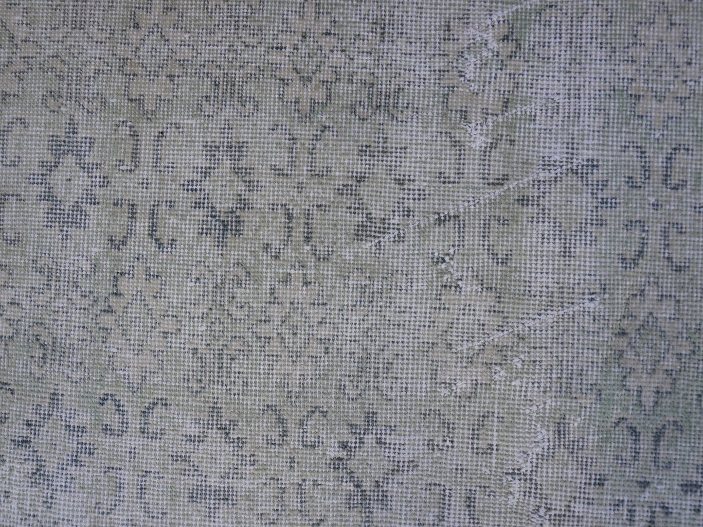 Neutral Small Rug 4x7 ft - sku 986