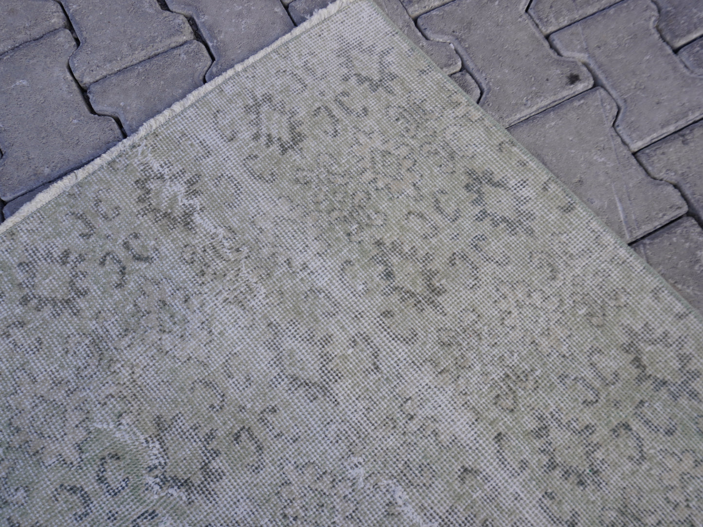 Neutral Small Rug 4x7 ft - sku 986