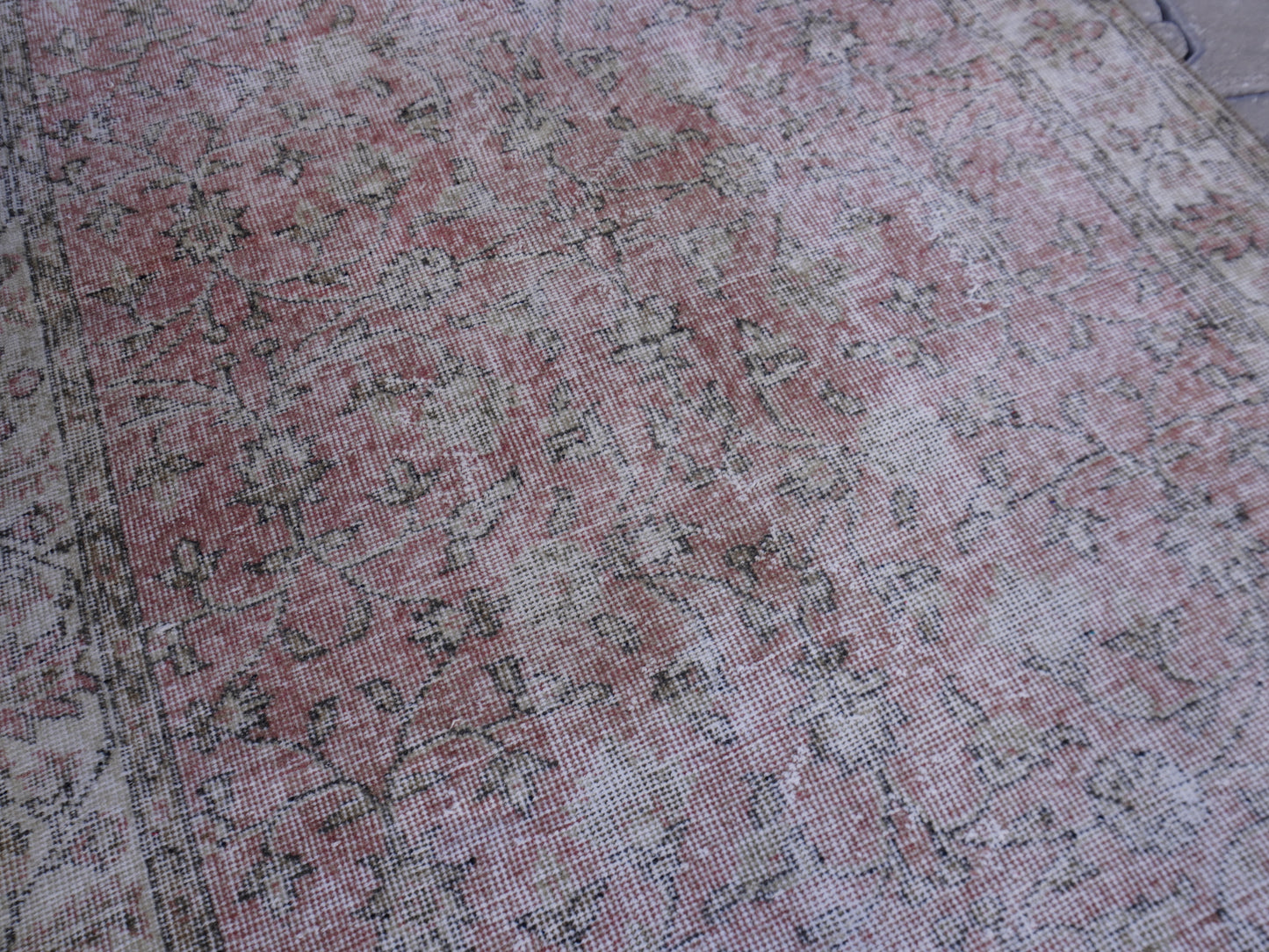 Neutral Small Rug 4x7 ft - sku 978