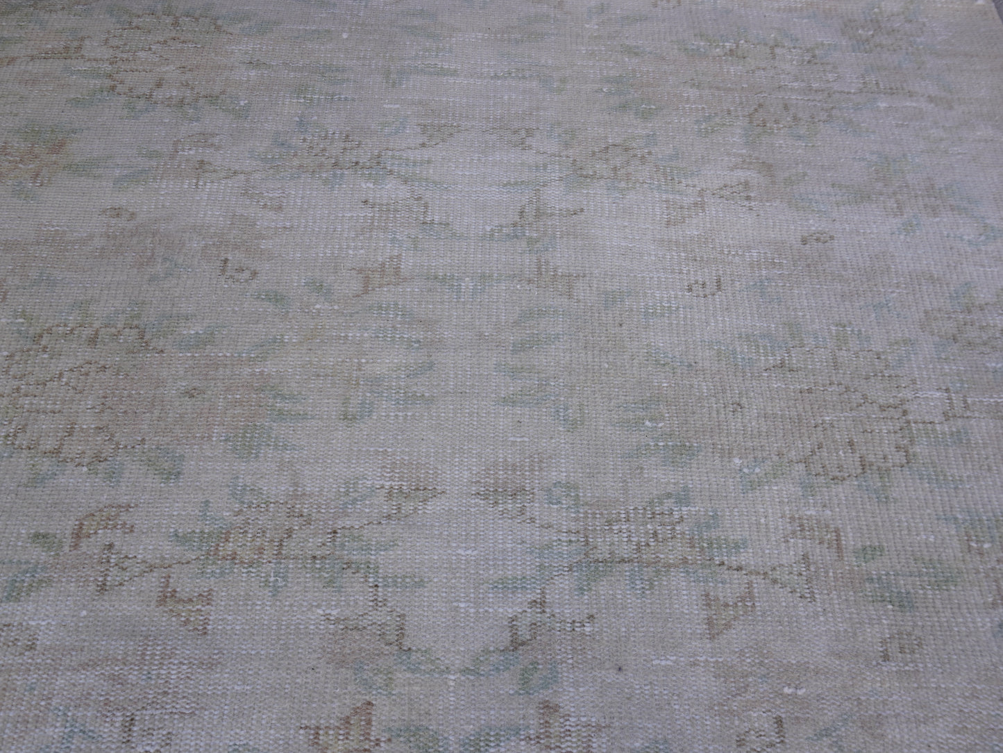 Neutral Small Rug 4x7 ft - sku 1510