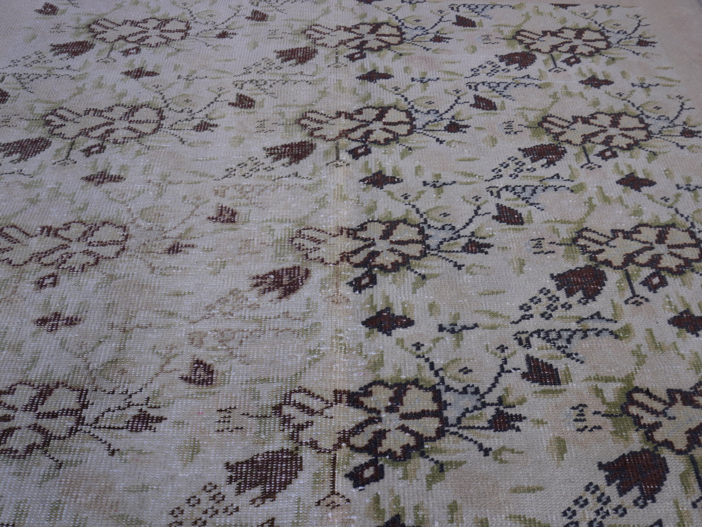 Vintage Wool Rug 6x9 ft - sku170