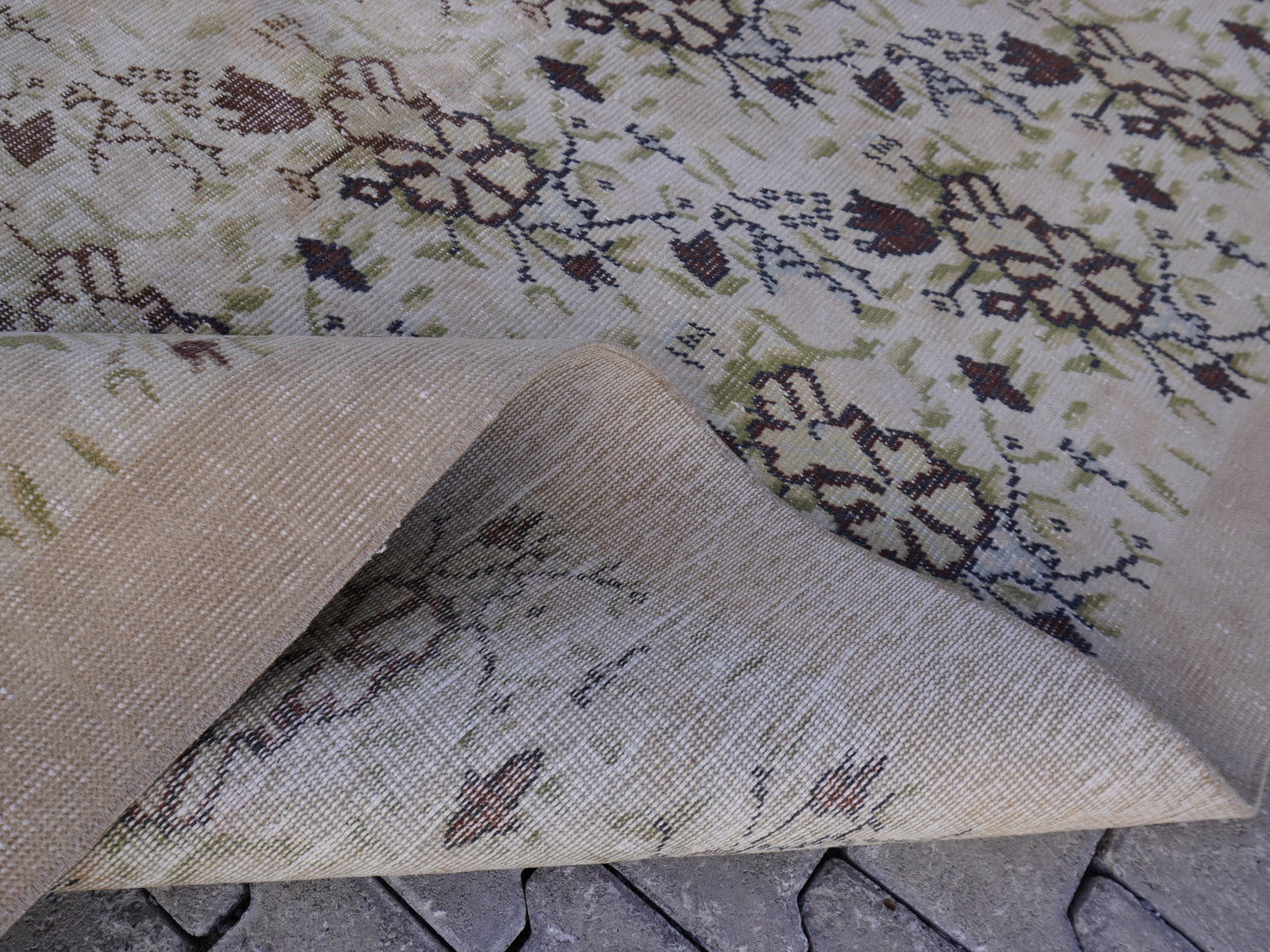 Vintage Wool Rug 6x9 ft - sku170