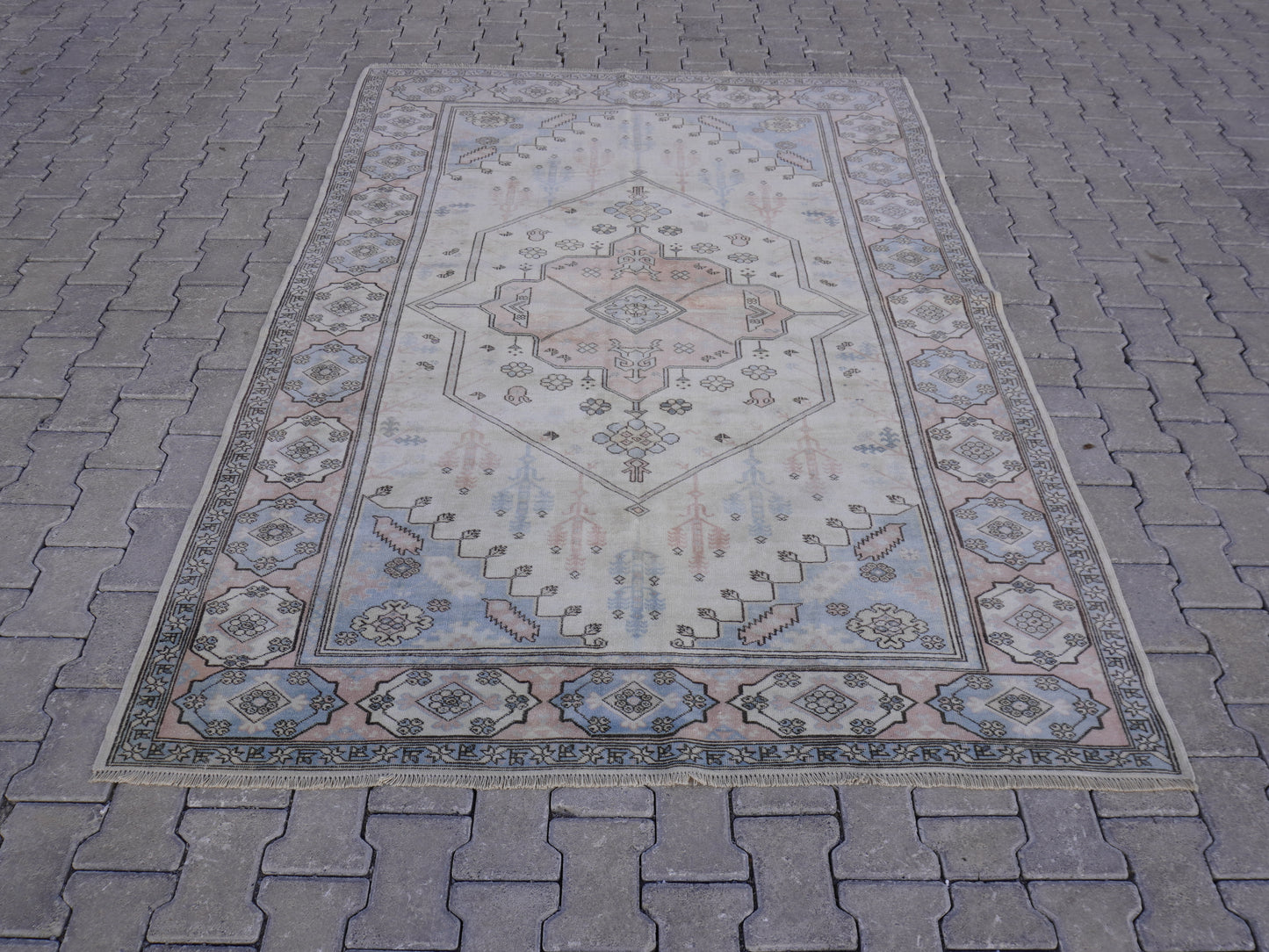 Turkish Wool Vintage Rug 6x8 ft - sku417