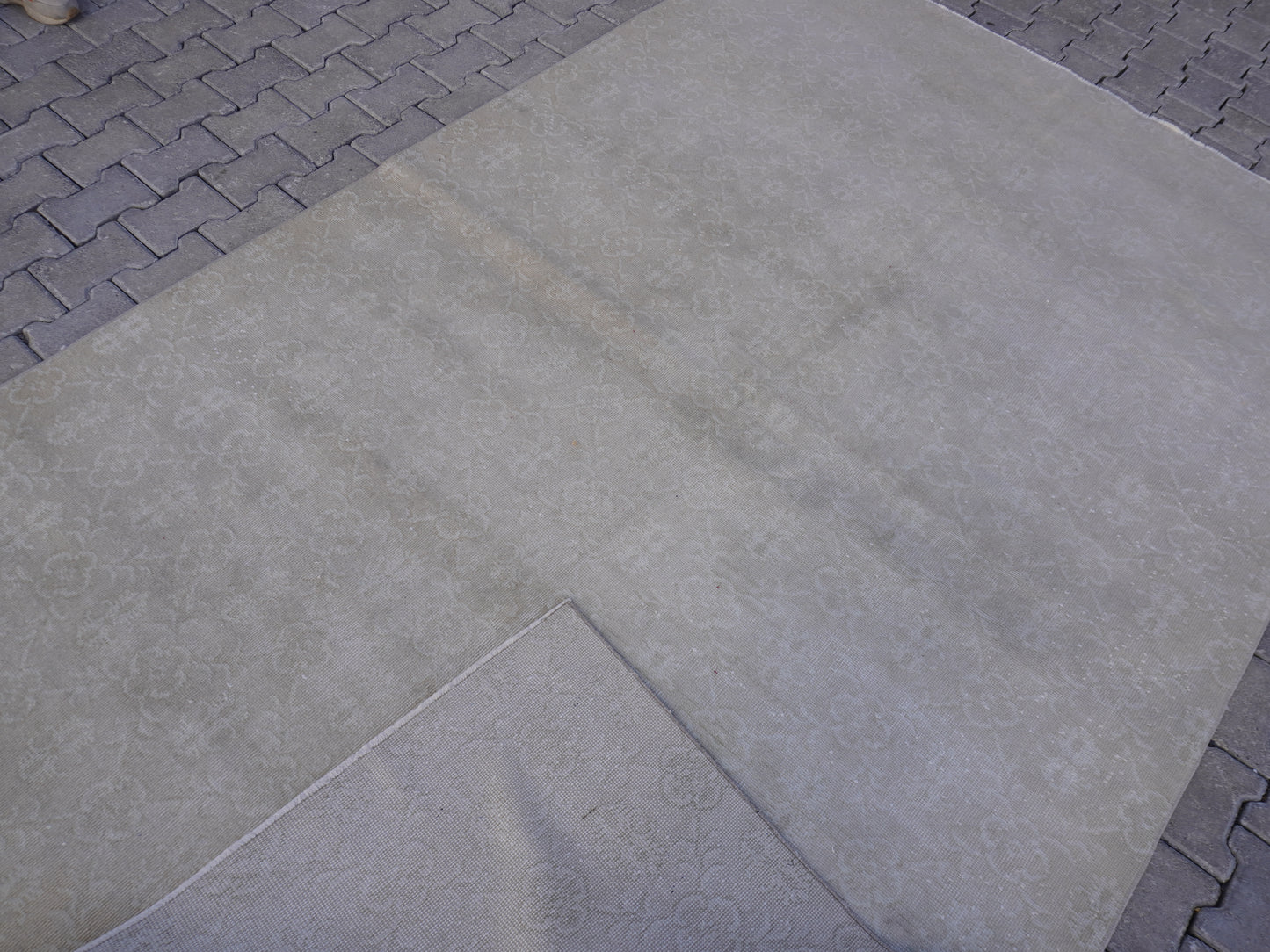 Turkish Wool Neutral Rug 6x10 ft - sku220