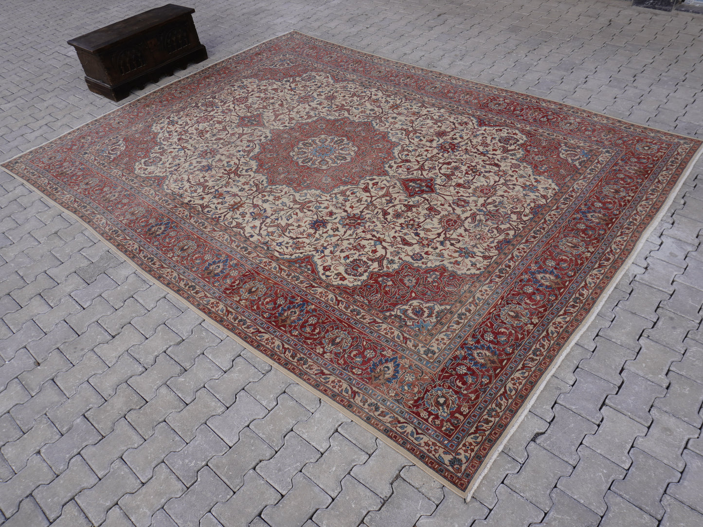 Vintage Oversized Rug 9x12 ft - sku1715