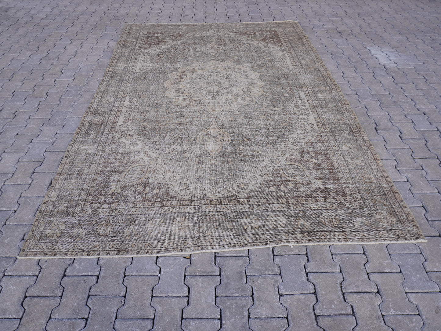 Vintage Turkish Rug 7x10 ft - skuf300
