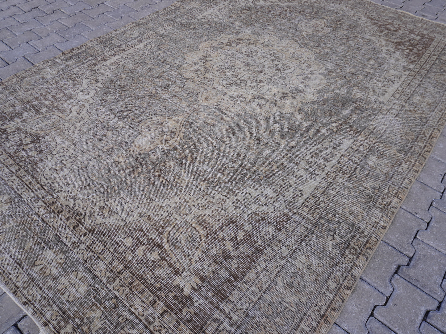 Vintage Turkish Rug 7x10 ft - skuf300