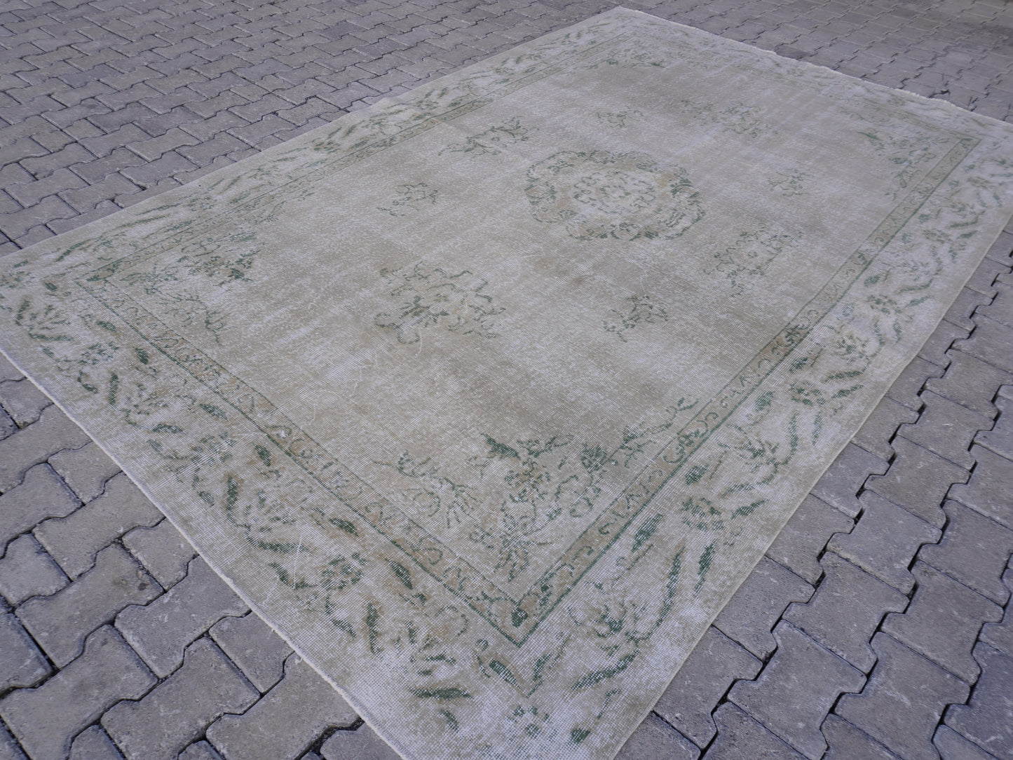 Vintage Neutral Rug 7x10 ft - skuf52