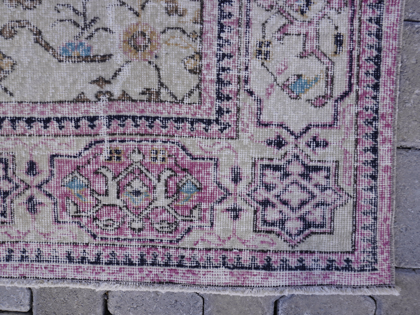 Turkish Vintage Rug 7x10 ft - skuf170