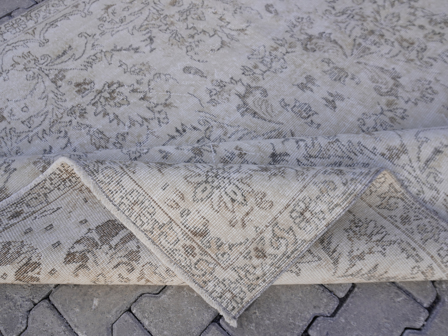 Vintage Wool Turkish Rug 6x9 ft - skuf282