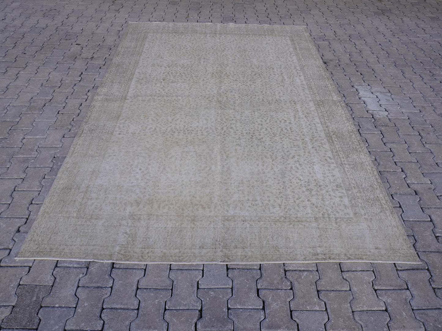 Neutral Turkish Vintage Rug 7x10 ft - skuf171