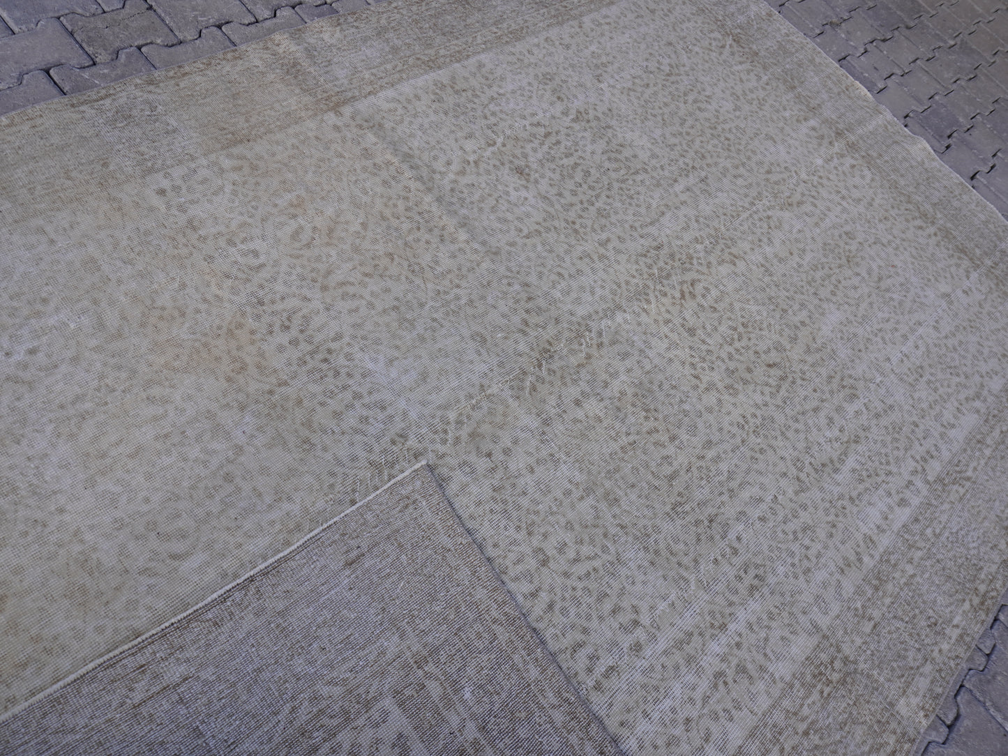 Neutral Turkish Vintage Rug 7x10 ft - skuf171