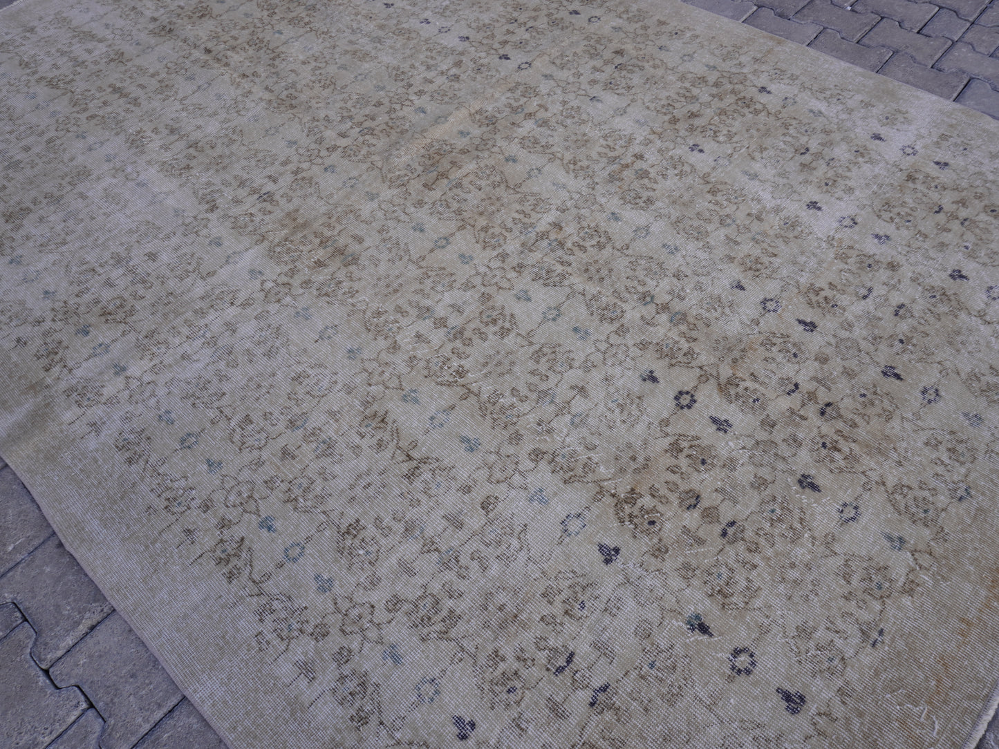 Vintage Neutral Wool Rug 7x10 ft - skuf174