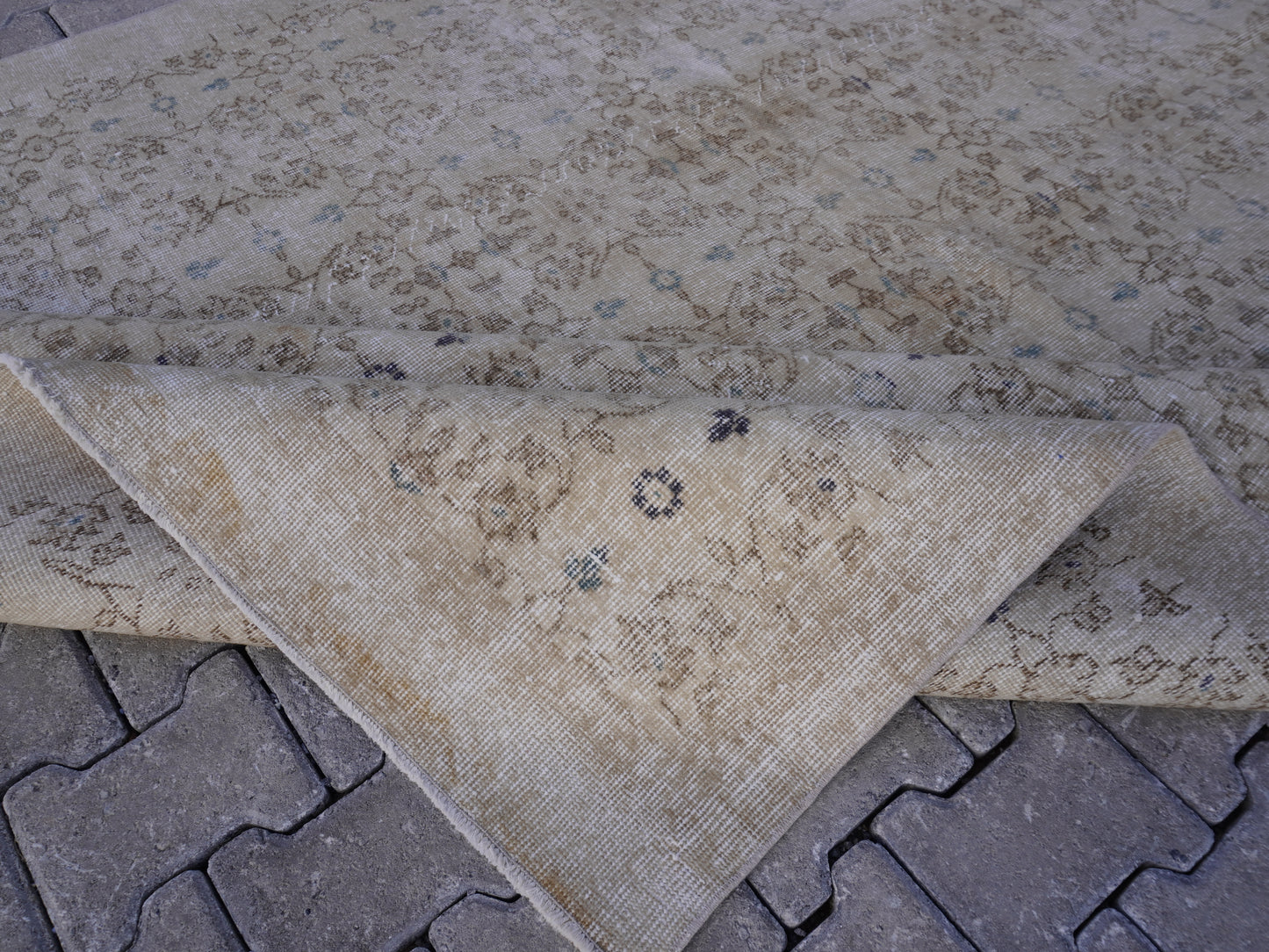 Vintage Neutral Wool Rug 7x10 ft - skuf174
