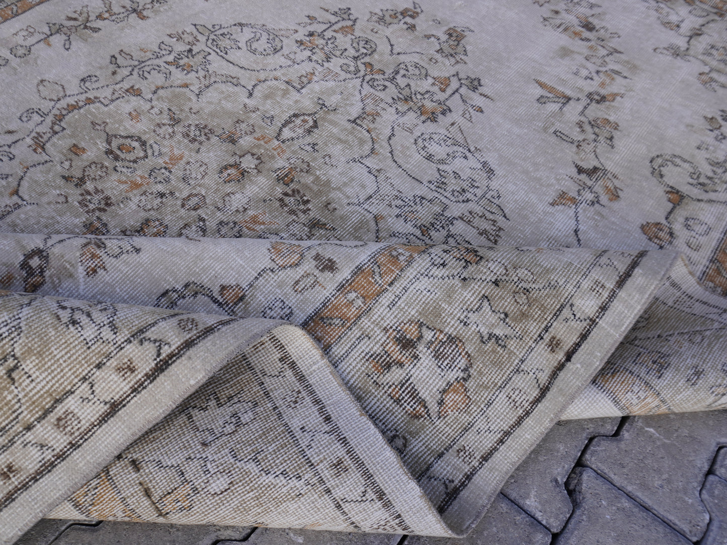 Turkish Vinatge Wool Rug 6x9 ft - skuf207