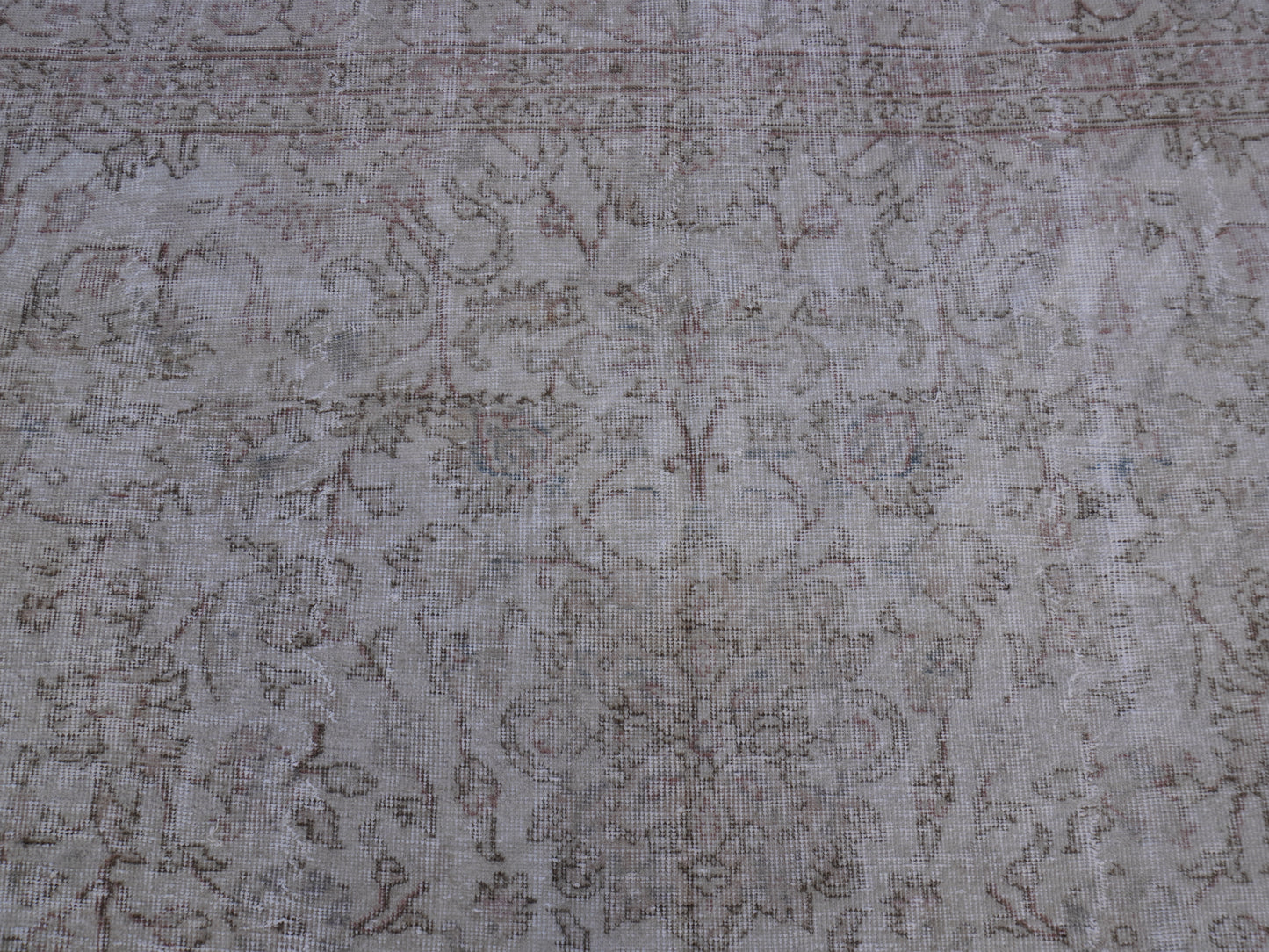 Turkish Wool Neutral Rug 7x10 ft - skuf318