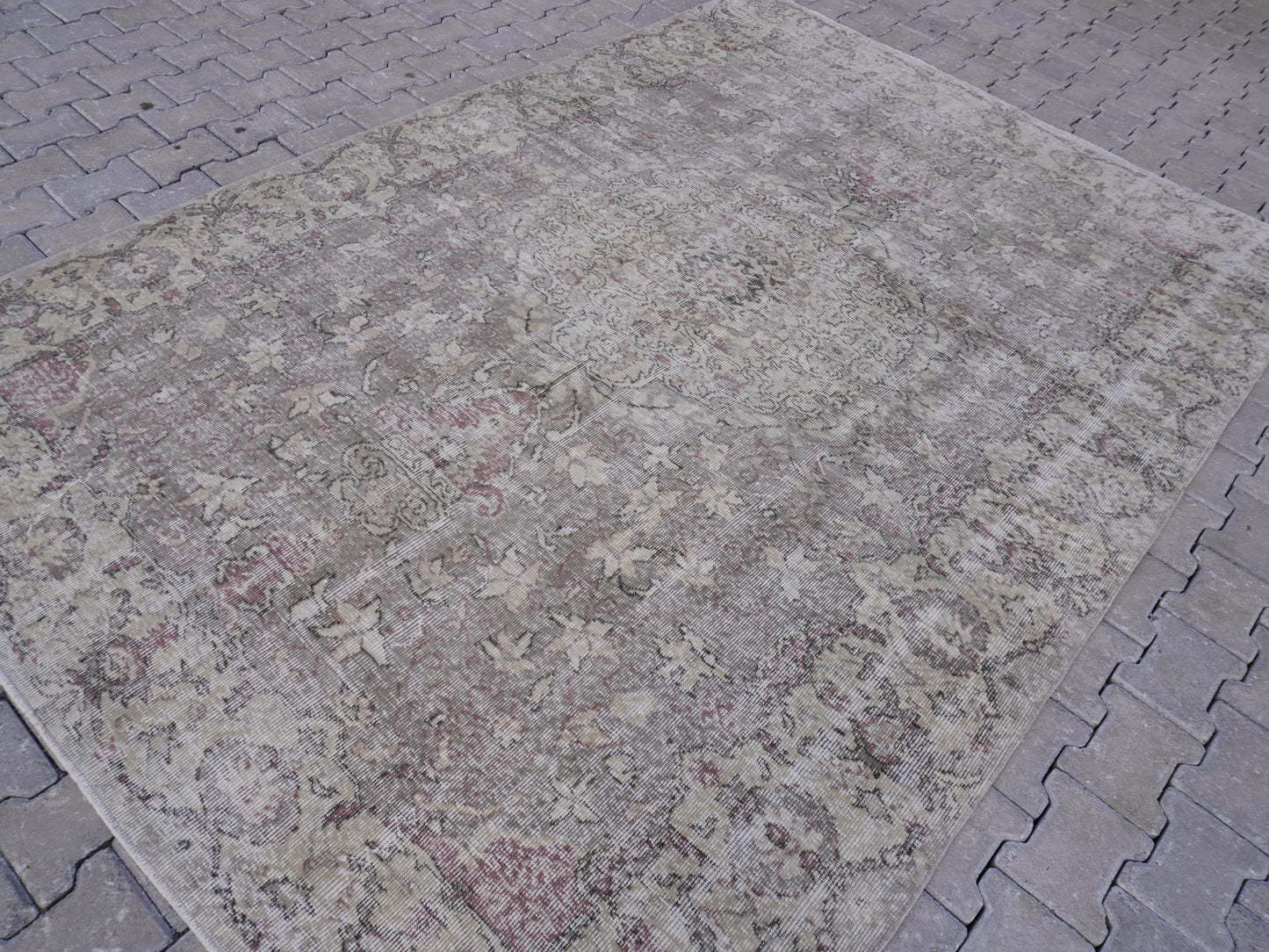 Turkish Vintage Rug 6x9 ft - skuf144