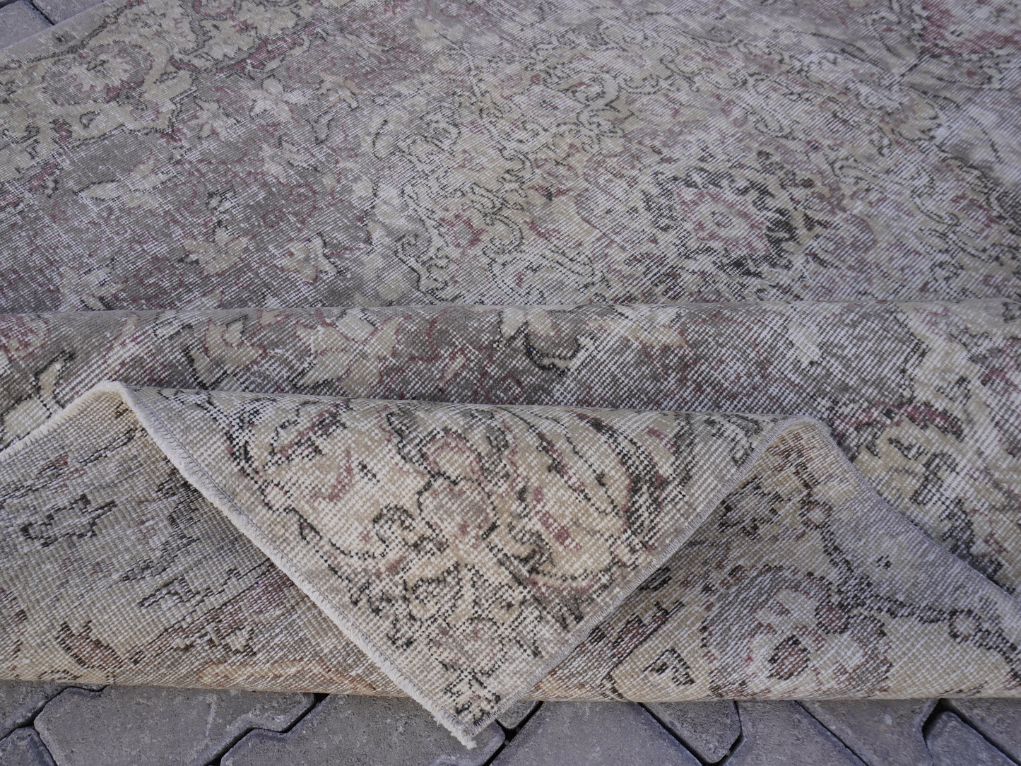 Turkish Vintage Rug 6x9 ft - skuf144