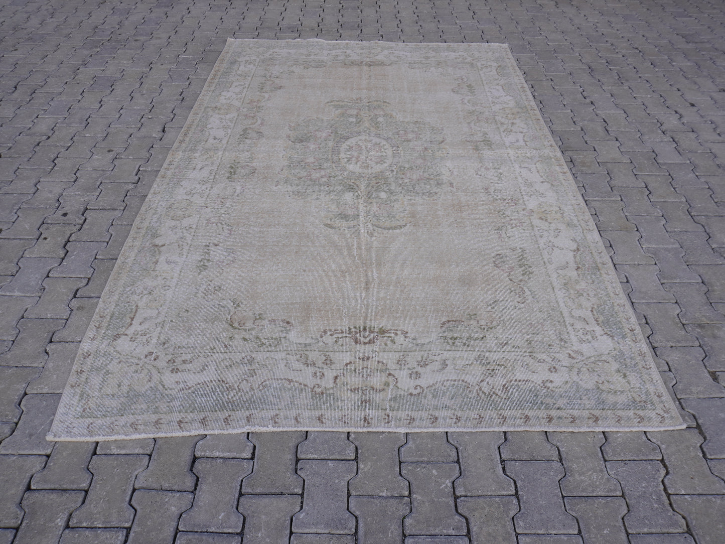 Vintage Turkish Wool Rug 6x9 ft - skuf31