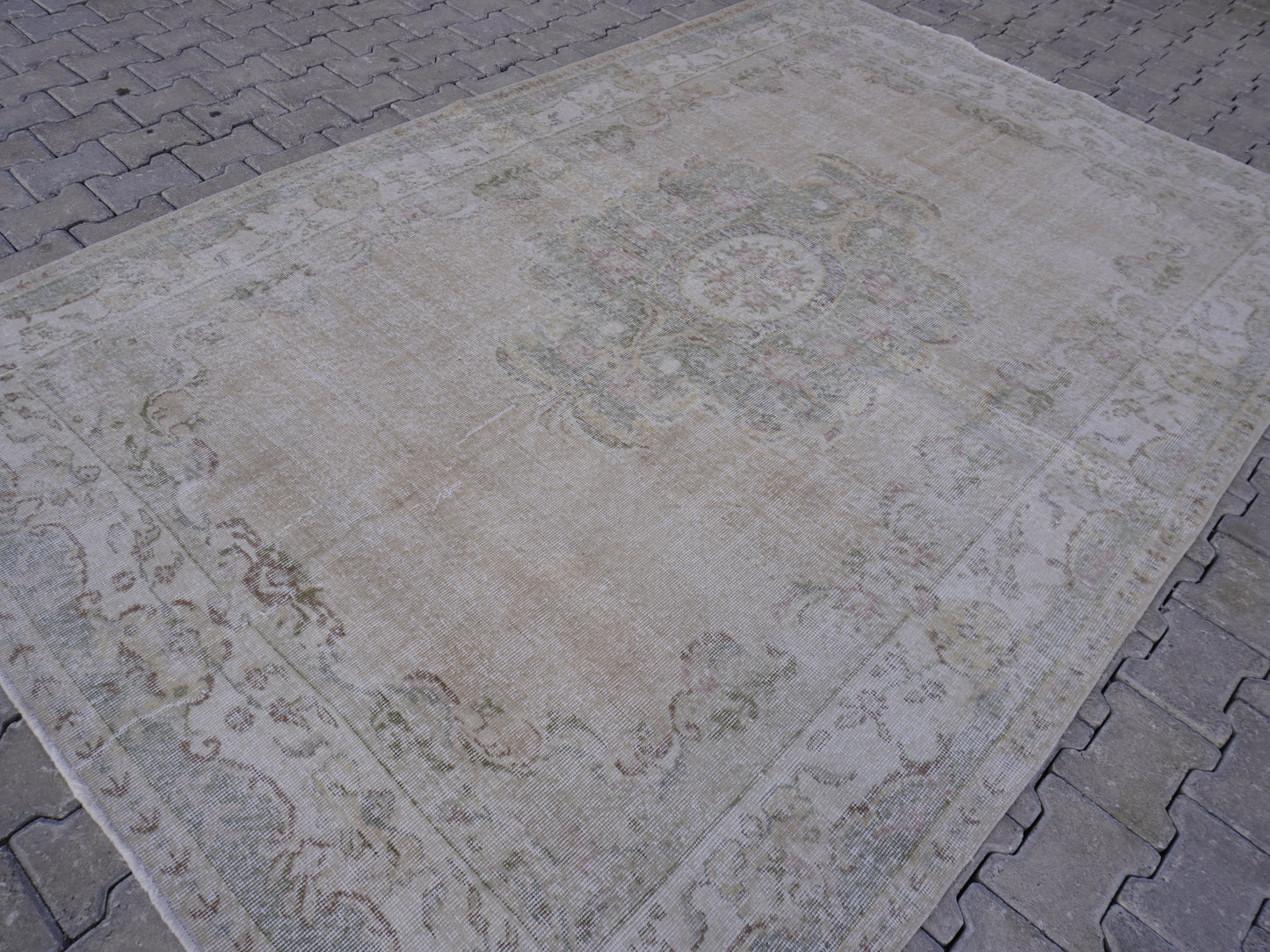 Vintage Turkish Wool Rug 6x9 ft - skuf31