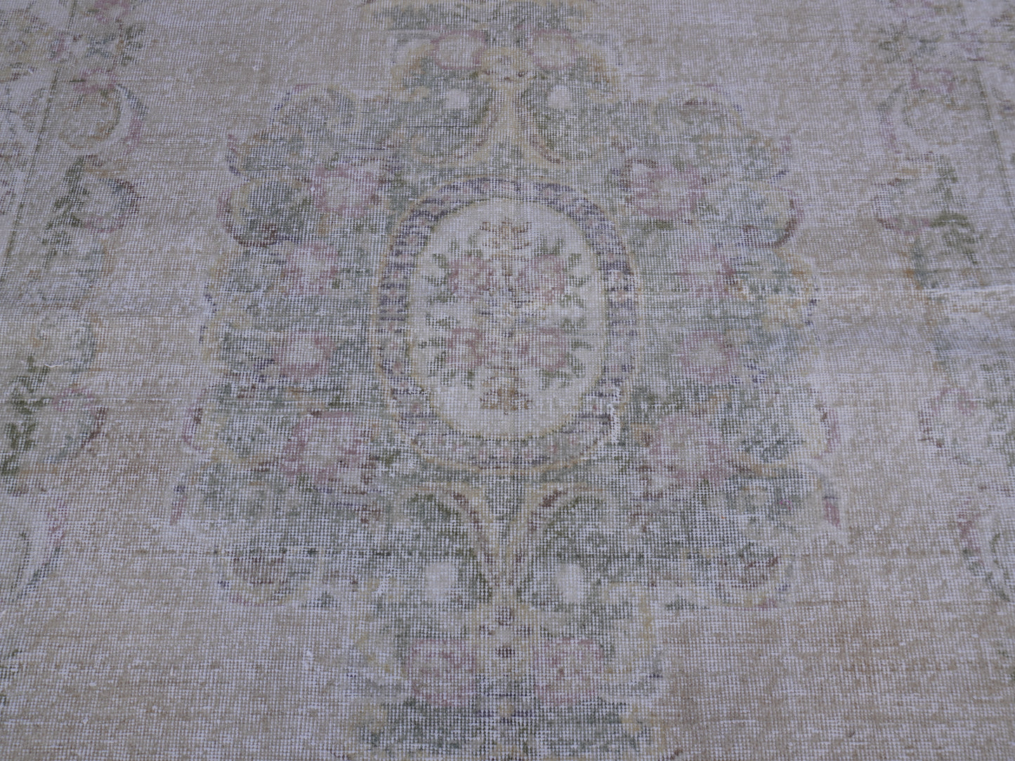 Vintage Turkish Wool Rug 6x9 ft - skuf31