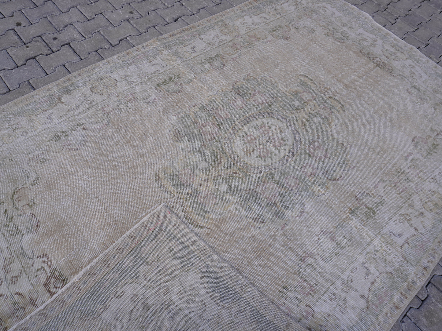 Vintage Turkish Wool Rug 6x9 ft - skuf31