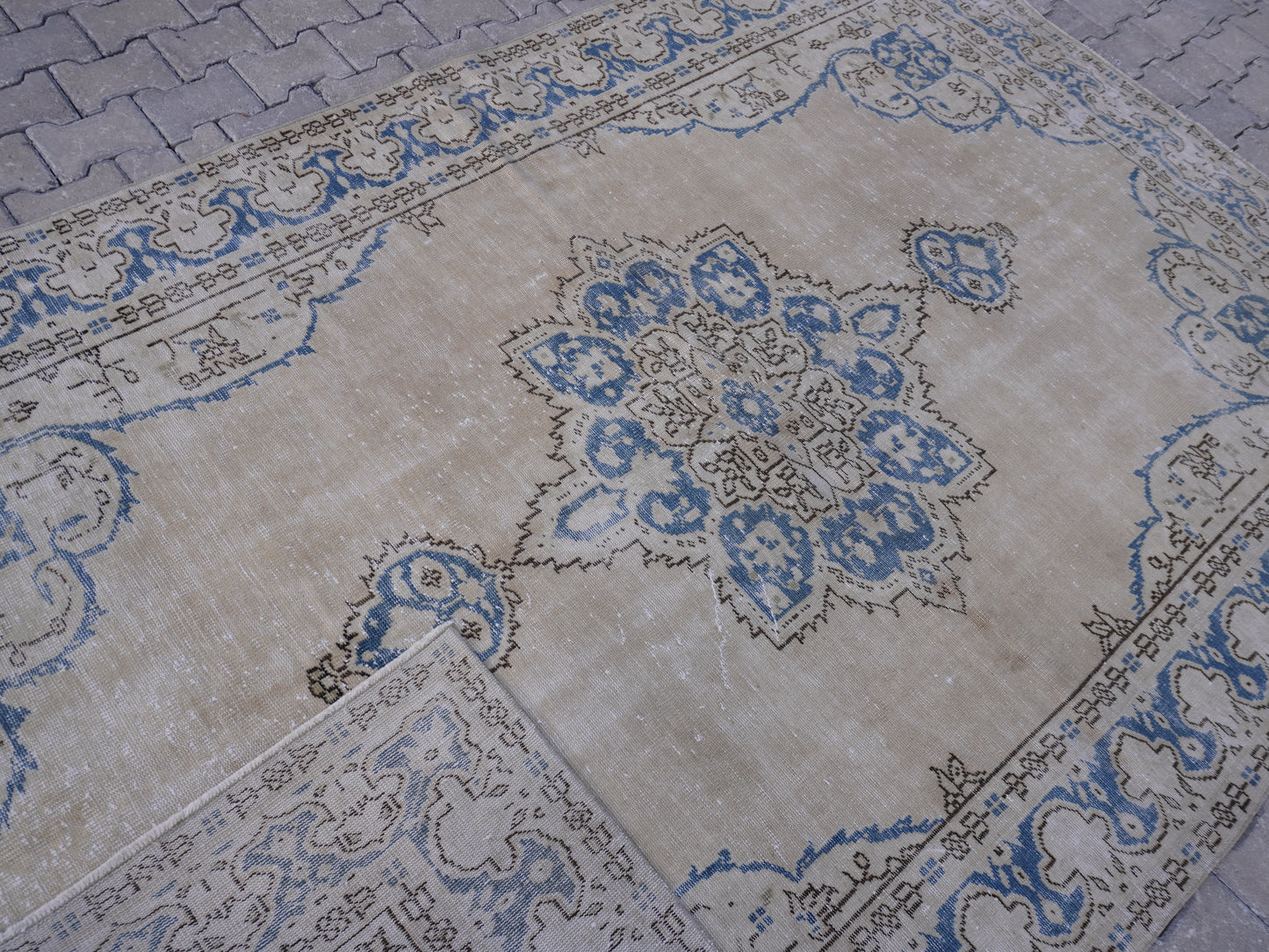 Turkish Vintage Neutral Rug 6x10 ft - skuf38