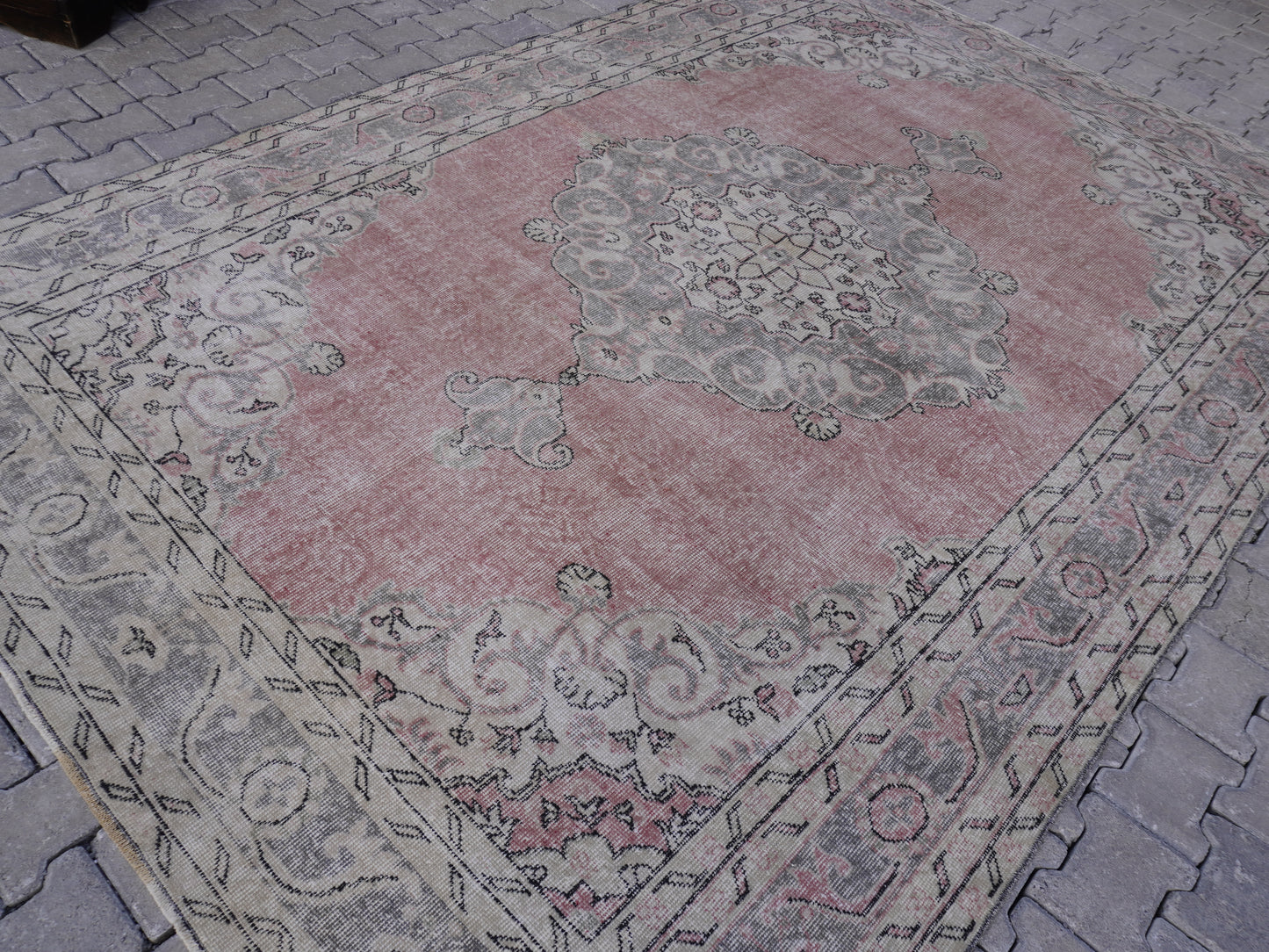 Vintage Medallion Turkish Rug 7x10 ft - skuf142