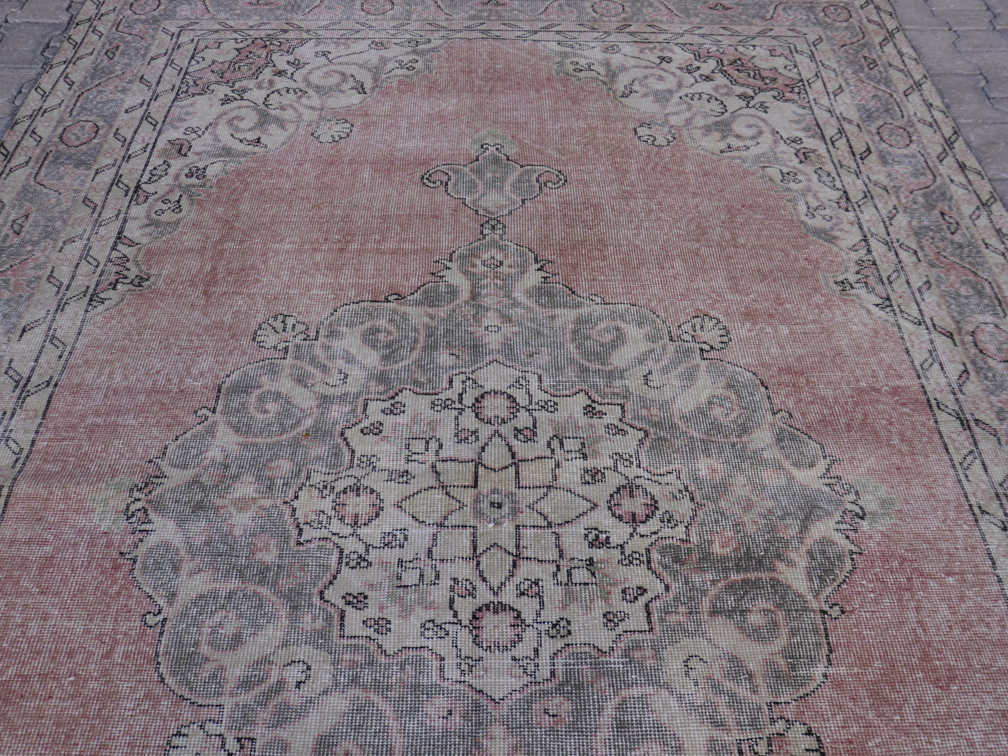 Vintage Medallion Turkish Rug 7x10 ft - skuf142