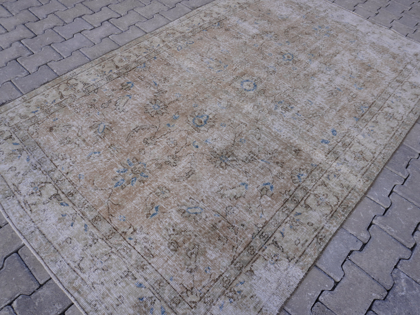 Vintage Neutral Rug 5x8 ft - skuf206