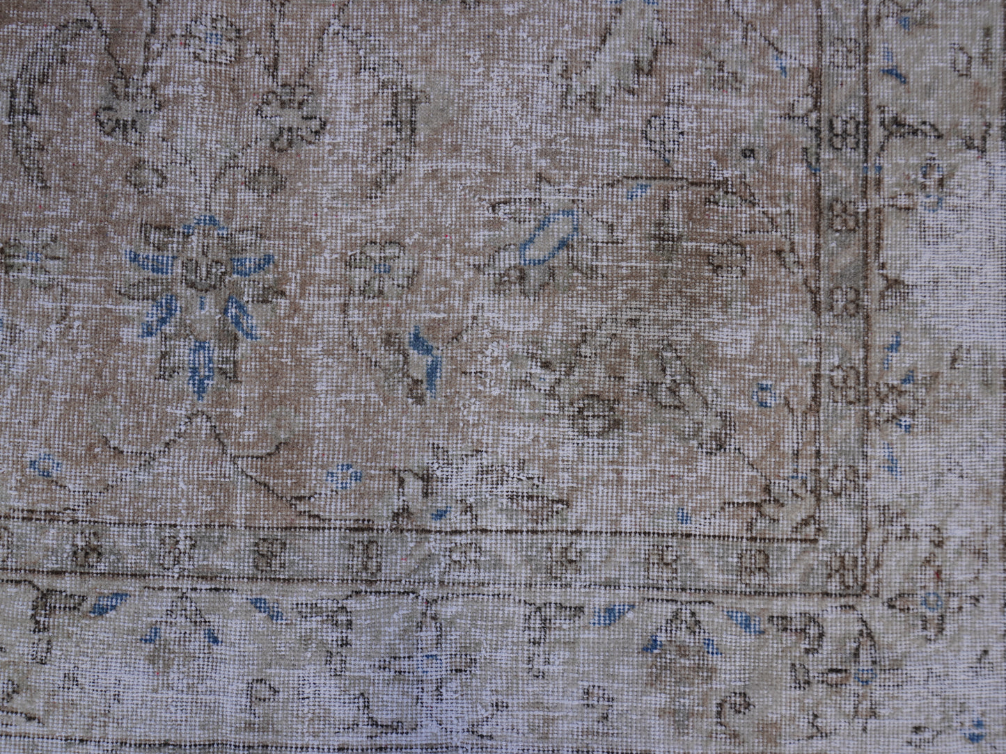 Vintage Neutral Rug 5x8 ft - skuf206