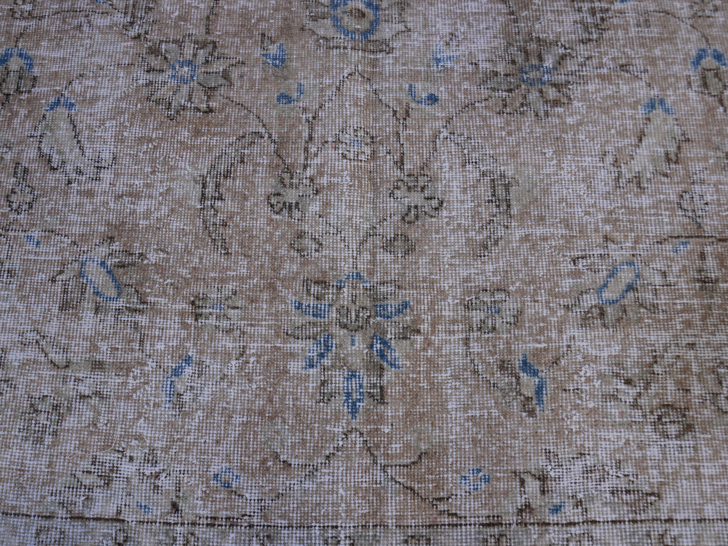 Vintage Neutral Rug 5x8 ft - skuf206