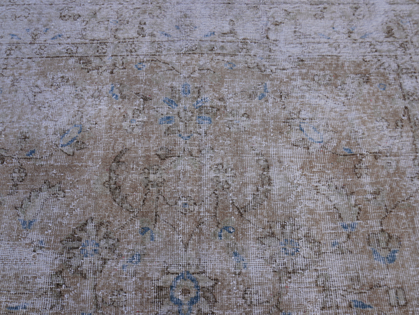 Vintage Neutral Rug 5x8 ft - skuf206
