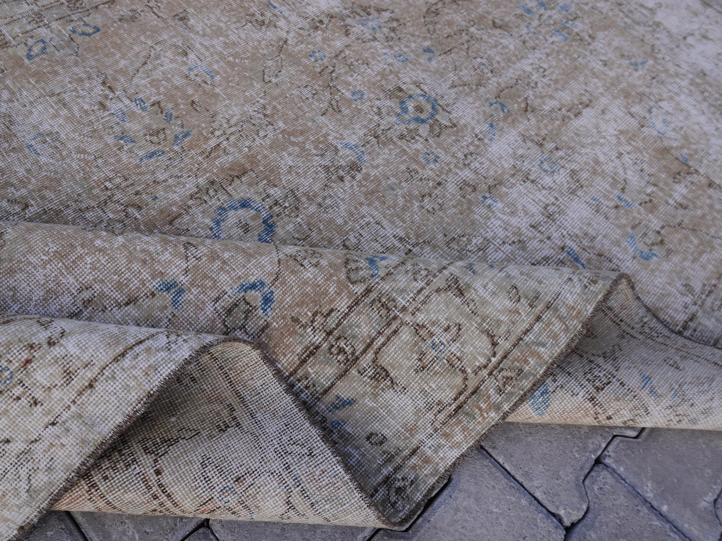 Vintage Neutral Rug 5x8 ft - skuf206